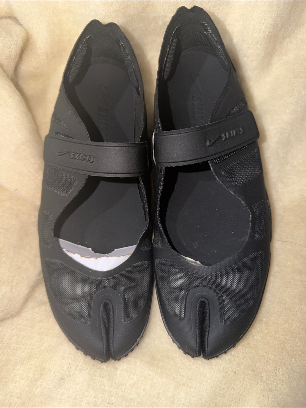 Skims x Nike Mesh Rift - Picture 7 of 9
